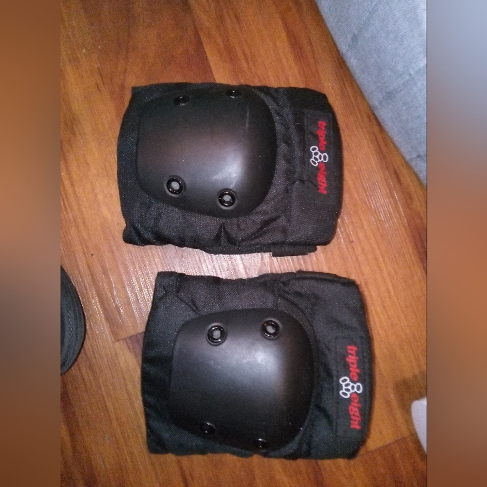 Elbow pads for skaters